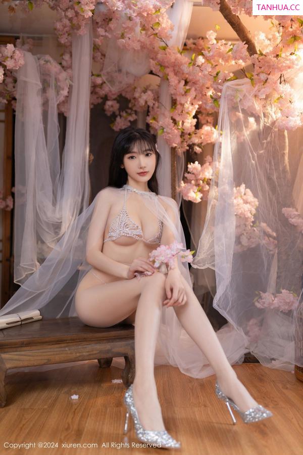 陆萱萱  [XiuRen]高清写真图 2024.07.04 No.8807 陆萱萱 性感美腿第42张图片